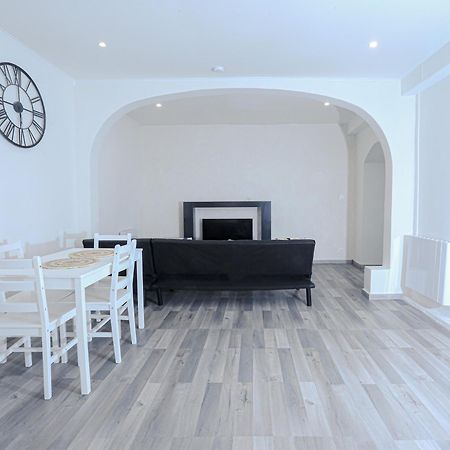 Elegant Appartement Bord De Seine 몽트로-포트-욘 외부 사진